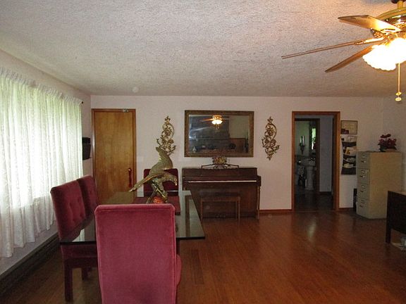 3rd image of 9901 Sheridan Ave S