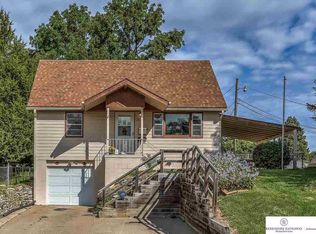 3608 Hartman Ave, Omaha, NE 68111