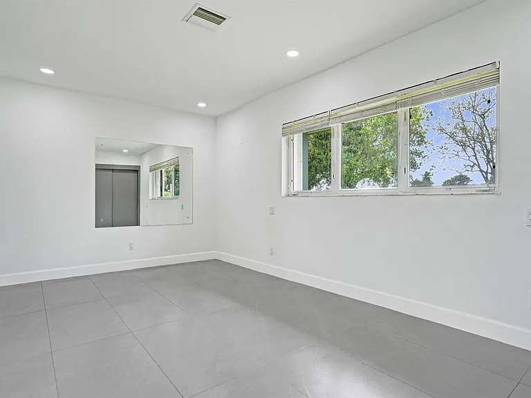 6700 E Tropical Way — Photo 32