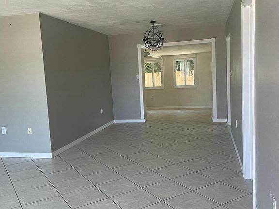 4th image of 308 Gemini Dr