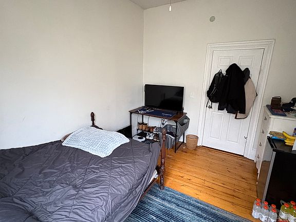 5th image of 123 Vinton St APT 1