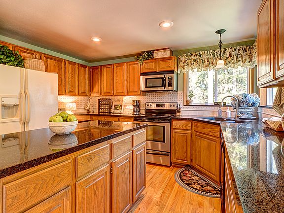 3rd image of 23237 NE 173rd Pl