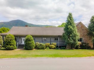 3938 Katy Hollar Rd, Sevierville, TN 37862