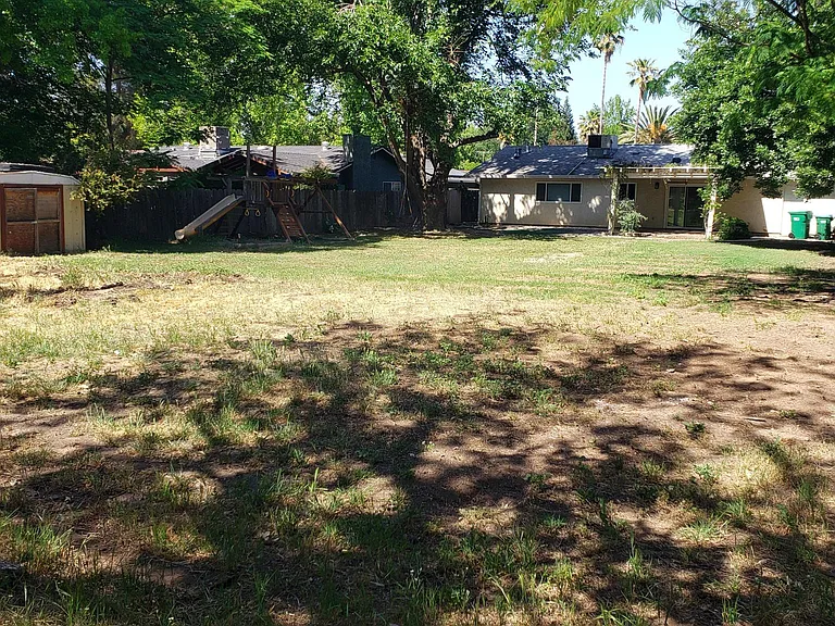 Silverbell Rd — Photo 26