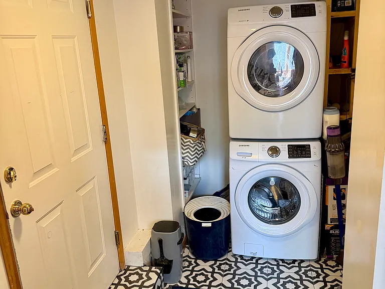 235 Paradise Rd — Photo 24