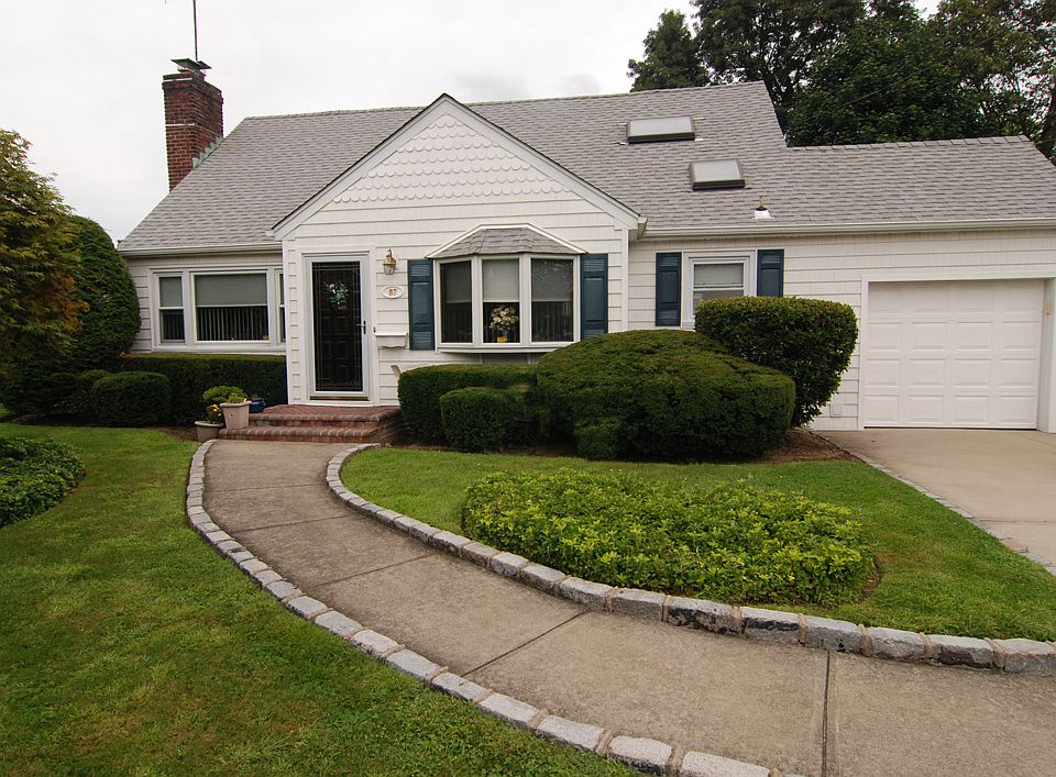 1st image of 87 Pickwick Ln