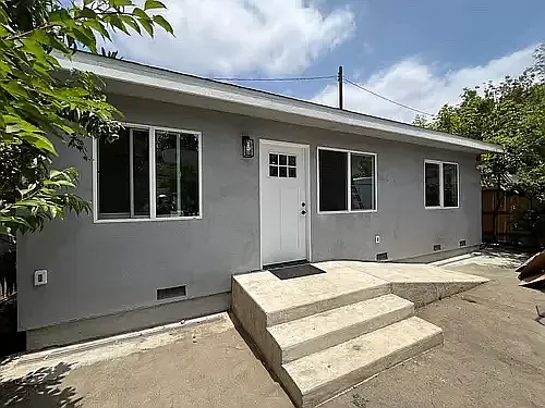 84 Pinecrest Dr #1/2 — Photo 3