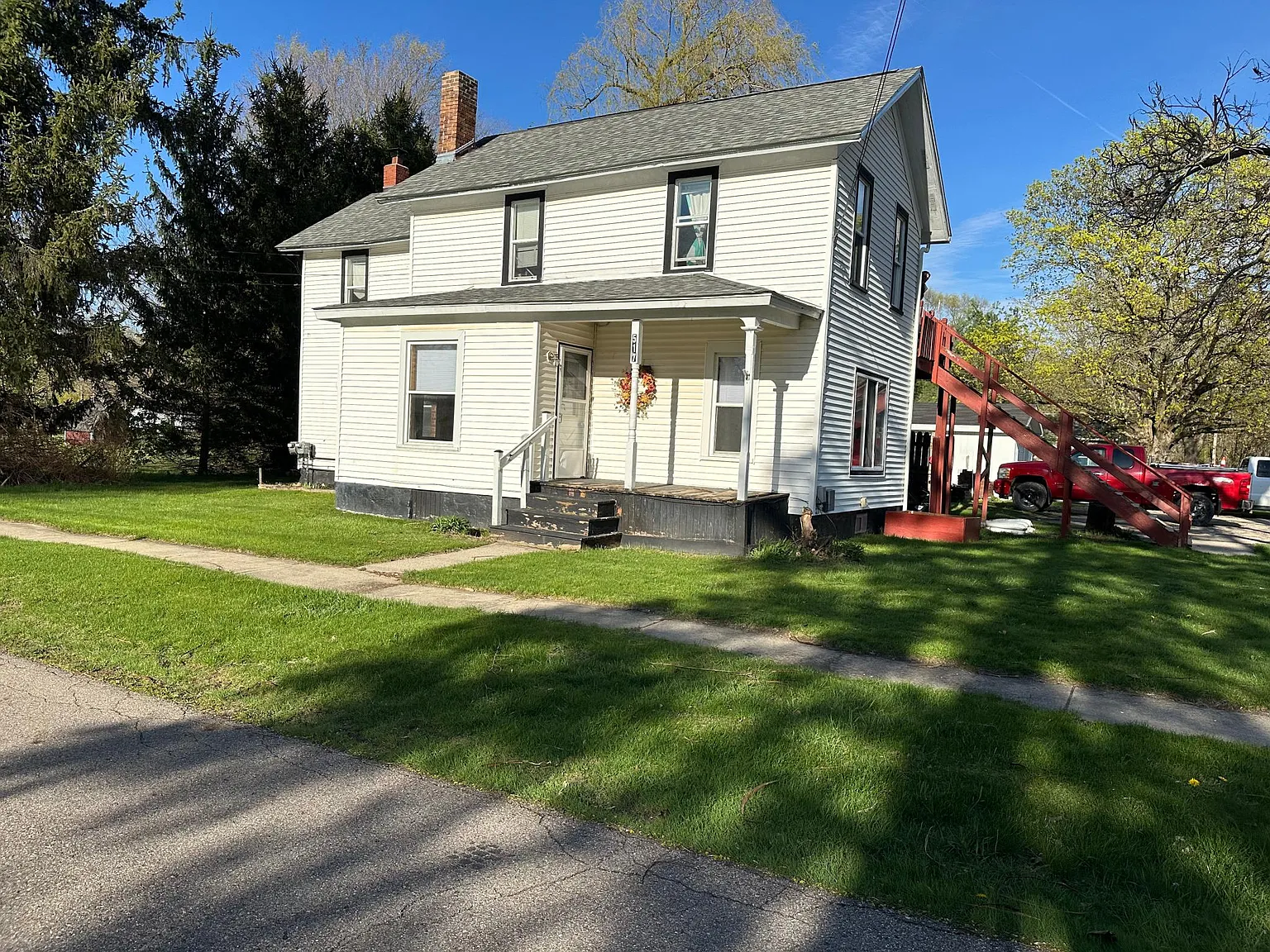 517 S Center St — Photo 3