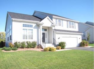 643 Parkside Ln, Yorkville, IL