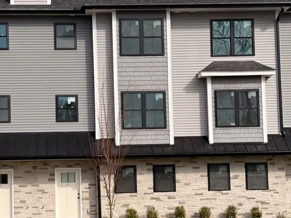 9 Acton Rd #6, Chelmsford, MA 01824