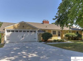 2005 S 90th St, Omaha, NE 68124