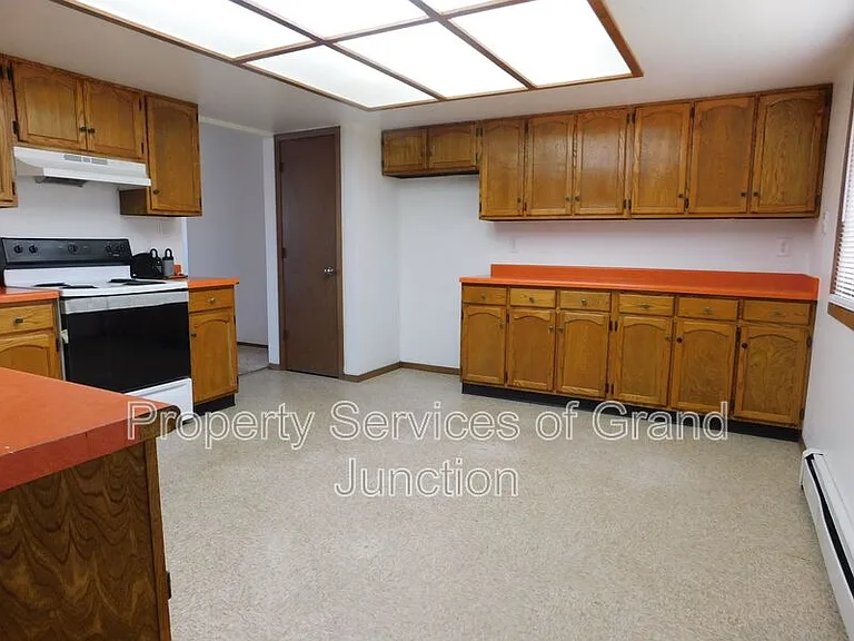 568 Dawn Ct #1 — Photo 6