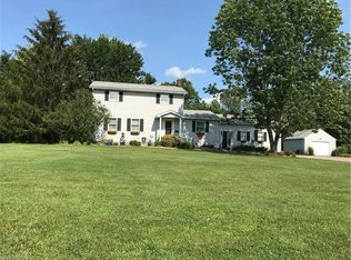 10745 Holi Dale Dr, Chardon, OH 44024