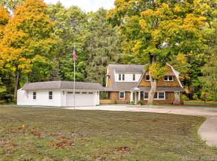 713 N Shore Dr, Holland, MI 49424