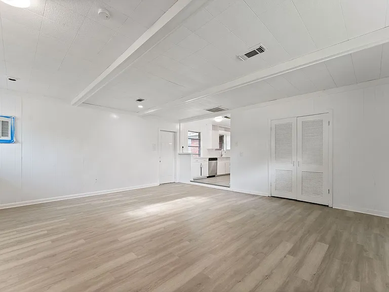 803 S 4th St — Photo 14