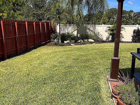 4th image of 1934 E Leewynn Dr