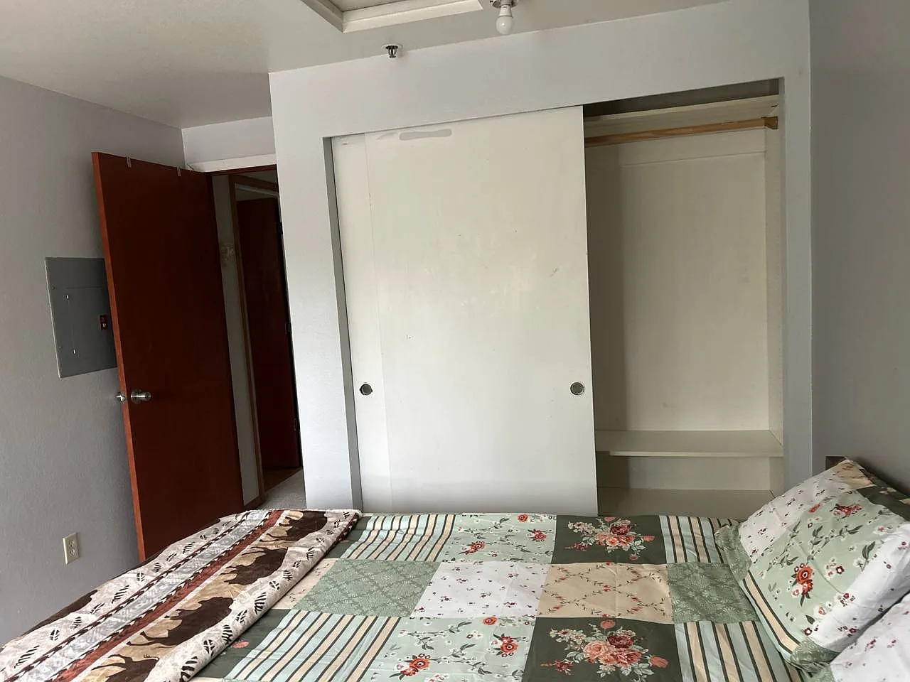 1 bed, 970 sqft, $1,450 — Photo 2