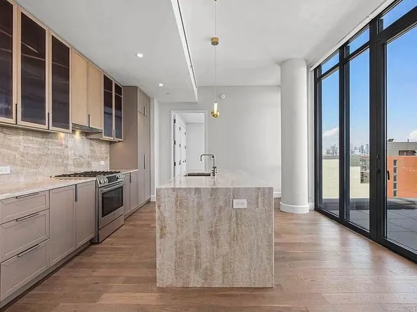 262 9th Street image 5 of 37