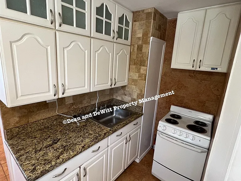 1009 Turner St #3 — Photo 10