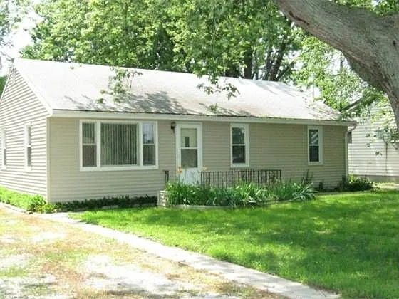 107 Hartle Ave photo 1