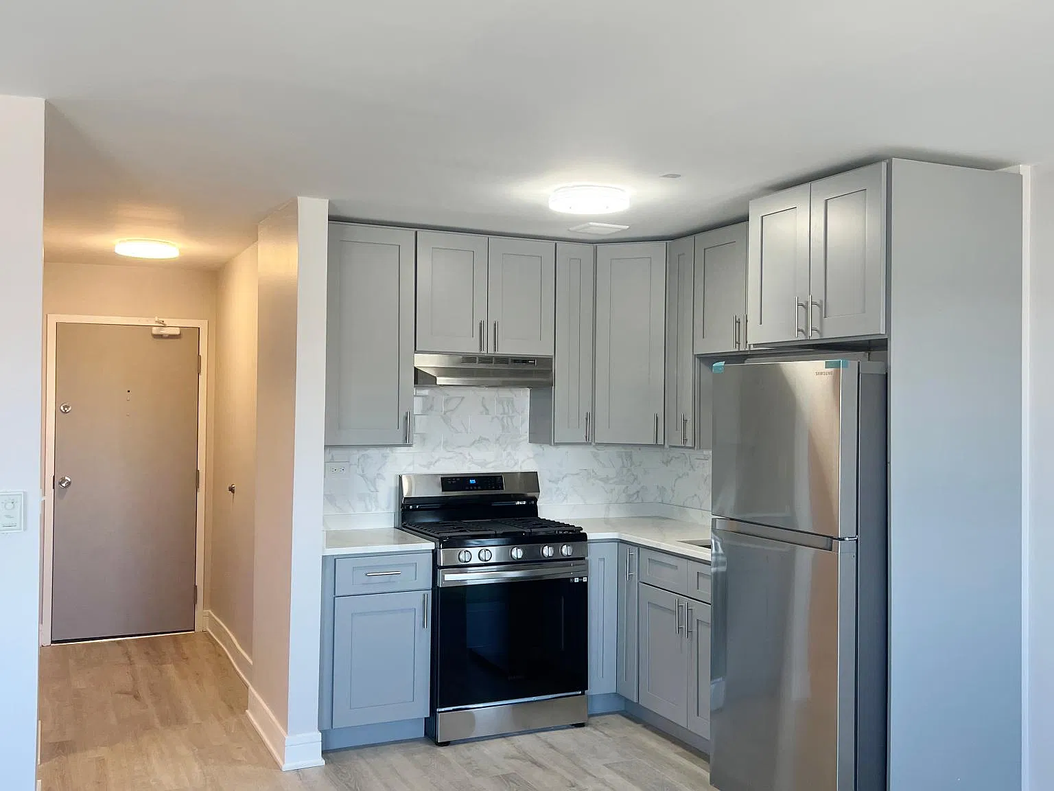 8526 W Catherine Ave — Photo 4