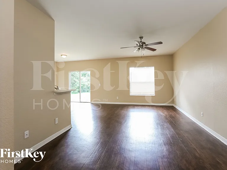 4220 S Cranberry Blvd — Photo 4