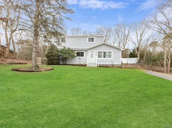 7 George Street, Hampton Bays, NY 11946