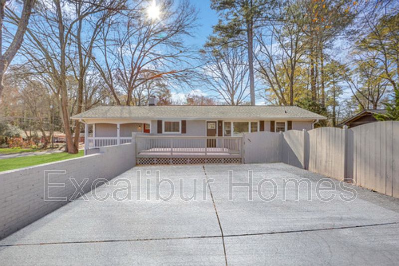 1st image of 232 Brookwood Dr
