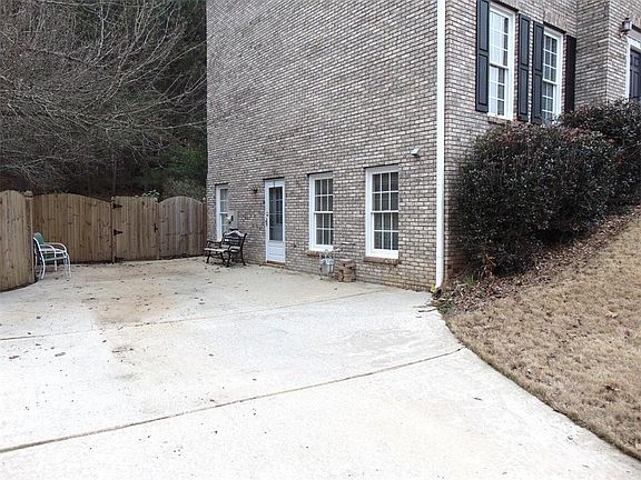 5th image of 7543 Greens Mill Dr