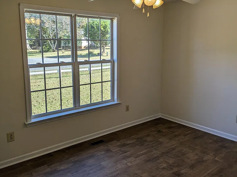 3019 Pratt St — Photo 13