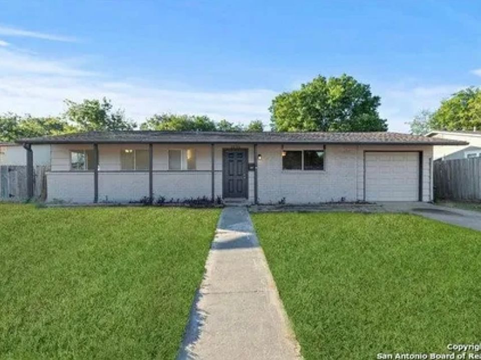 1st image of 1056 Curtiss Ave