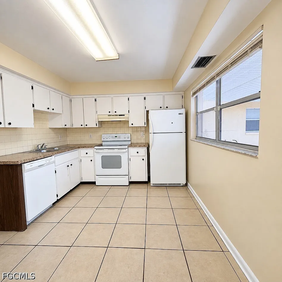 2 bed, 2.0 bath, 1070 sqft, $1,195 — Photo 4