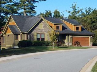 179 Hogans View Cir, Hendersonville, NC 28739