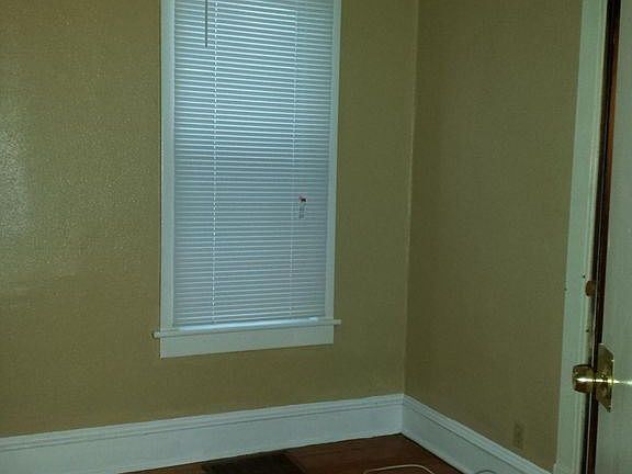 5th image of 1906 Pierce St NE #2