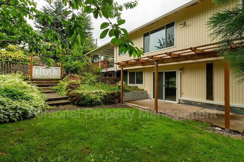 2 bed, 1.0 bath, 1264 sqft, $1,595 — Photo 3