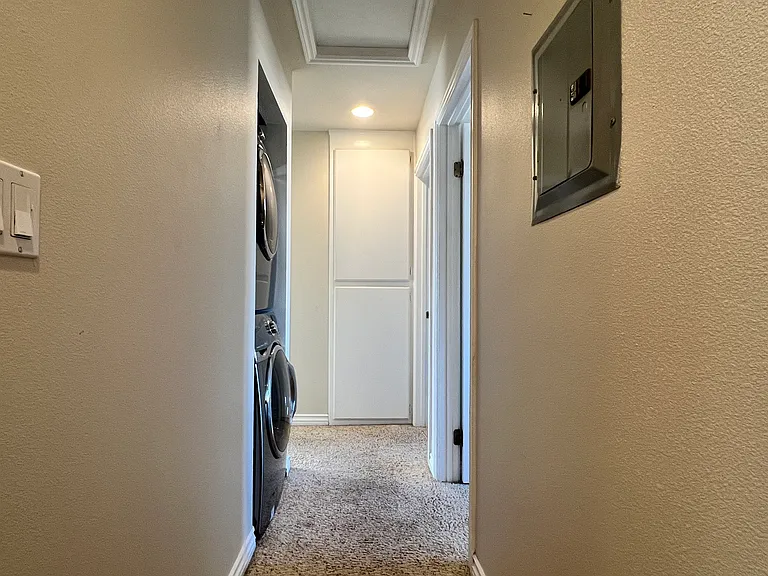 322 Ogle St #C — Photo 13
