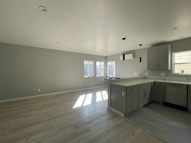 2815 Filbert St #C — Photo 6