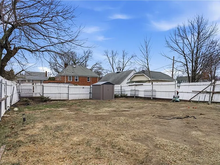 44 Holburn Ave — Photo 26