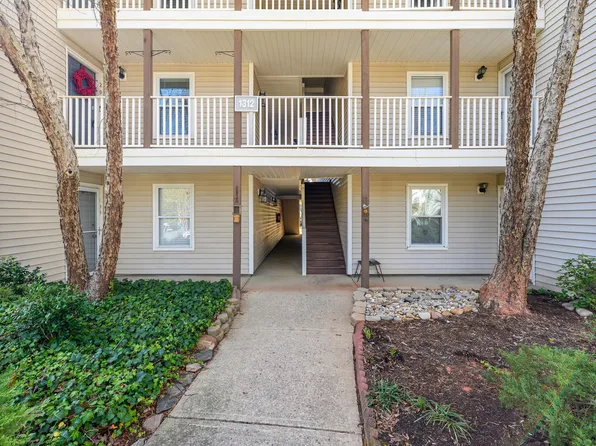 1312 Hillbrow Ln APT 203, Raleigh, NC 27615