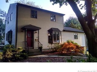 17 Senkow Dr, Groton, CT 06340