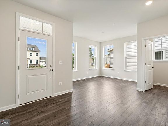 3rd image of 10018 Selkie Ln