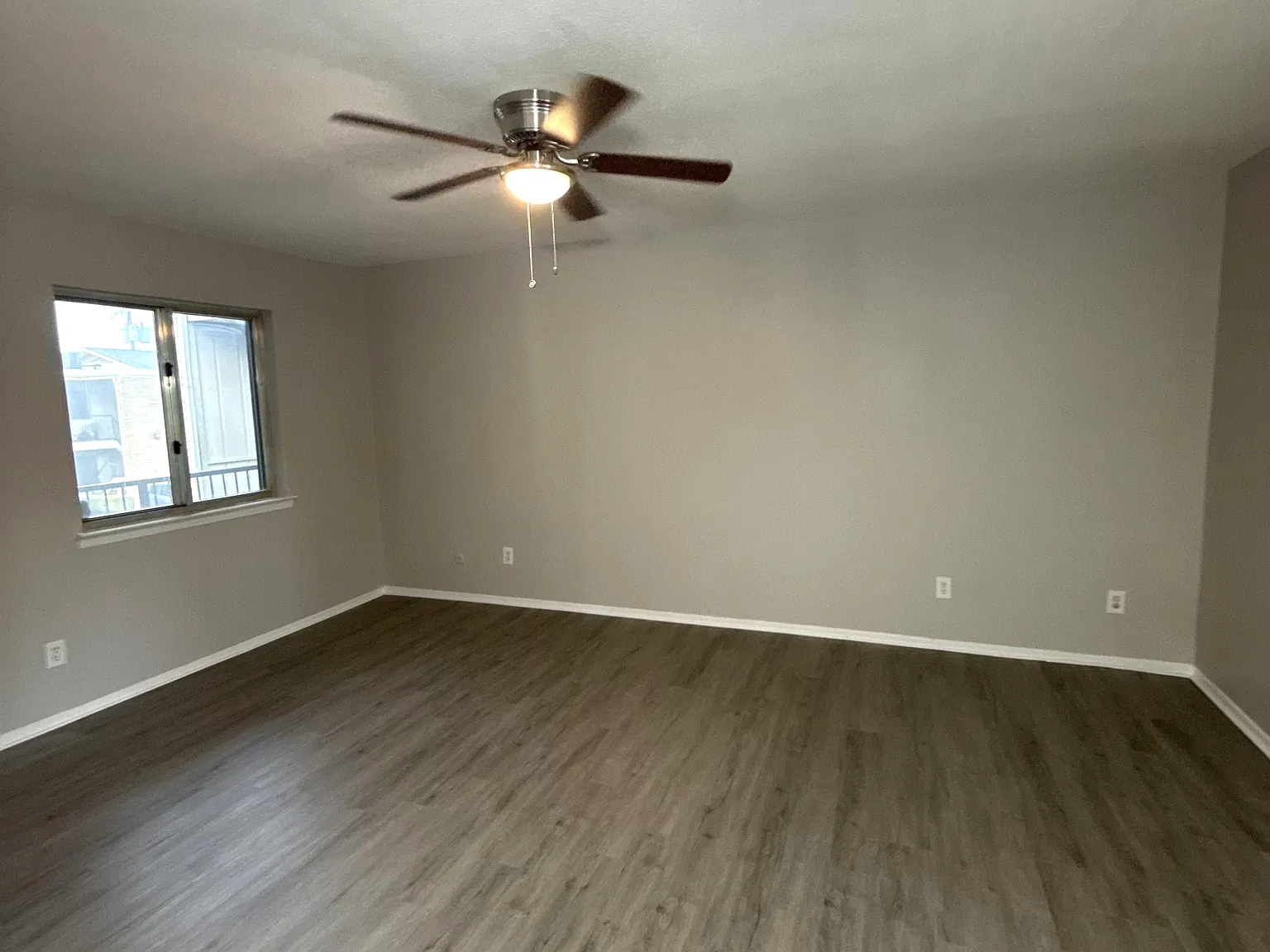 2 bed, 905 sqft, $1,600 — Photo 4