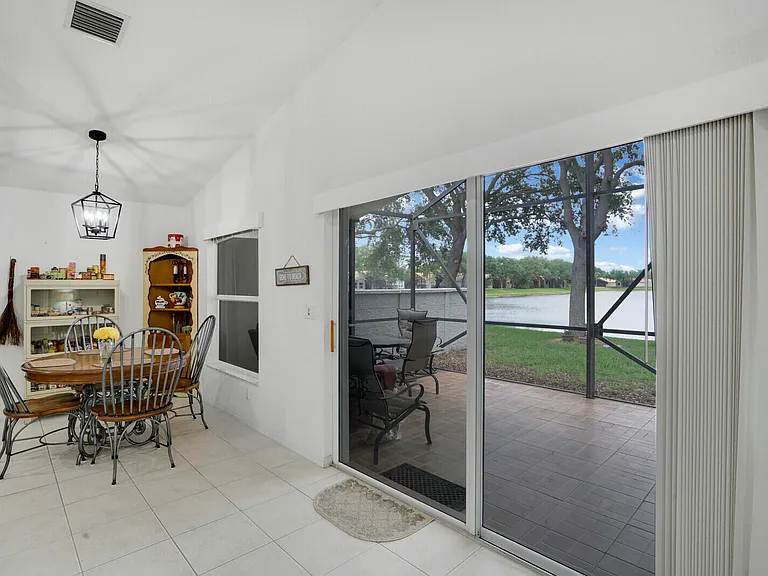 5335 Vernio Ln — Photo 15
