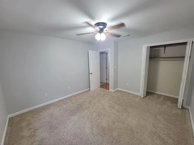 2910 Pointewest Dr — Photo 23