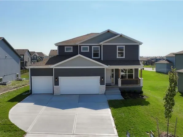 1928 SW Merryman Dr, Lees Summit, MO 64082