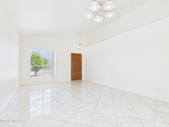4th image of 160 S Palace Gardens Dr