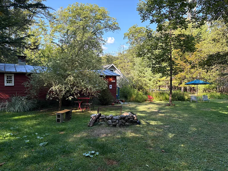 24 Hasbrouck Ln — Photo 18