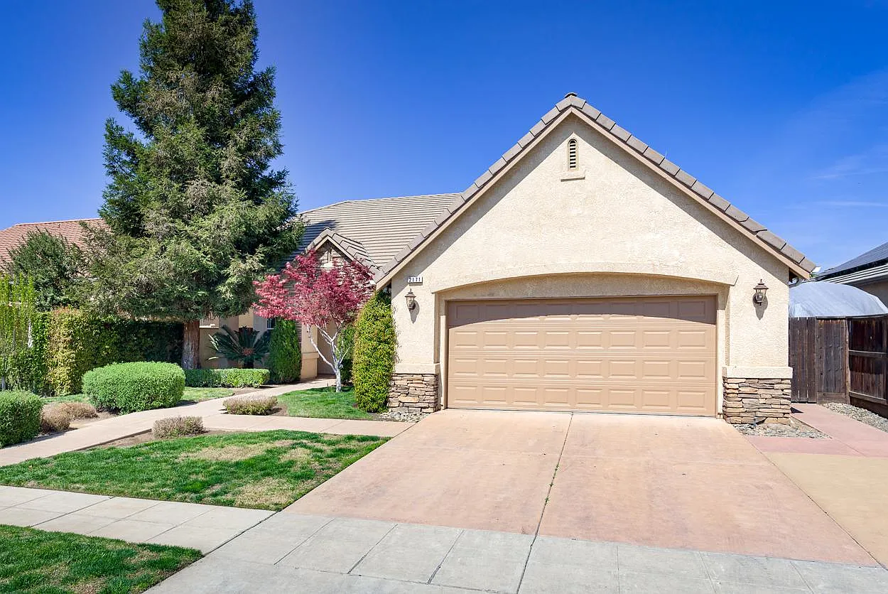 2171 Serena Ave — Photo 1