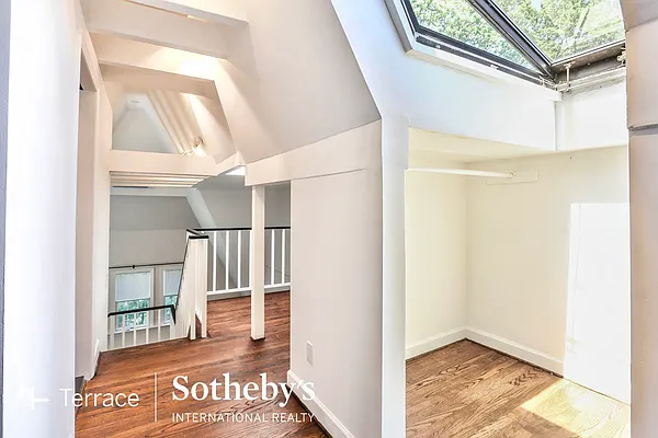 Rented by Terrace Sotheby's International Realty | media 38