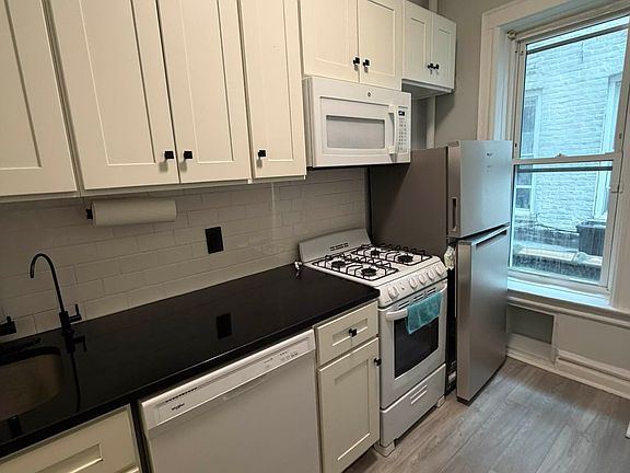4th image of 9114 3rd Ave APT 2